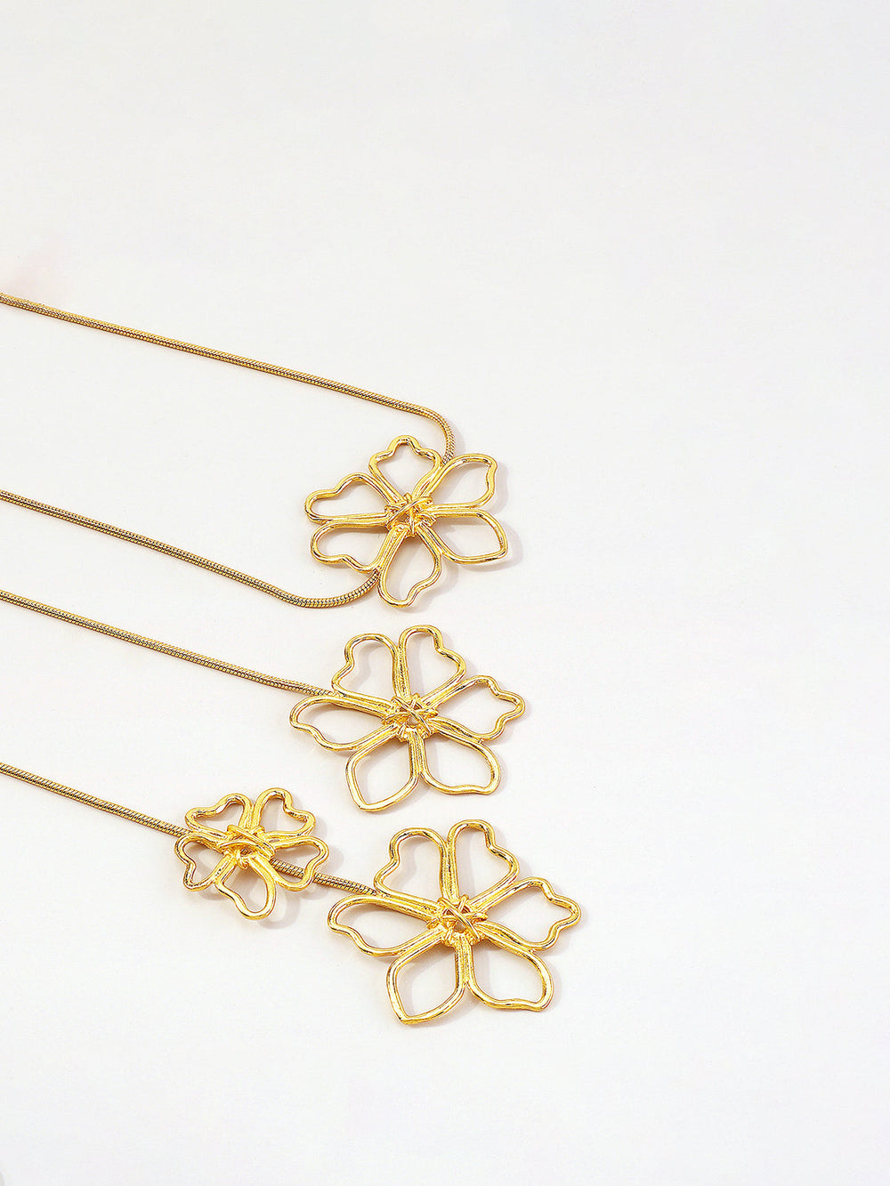 Goldene Blumen-Tropfen-Halskette