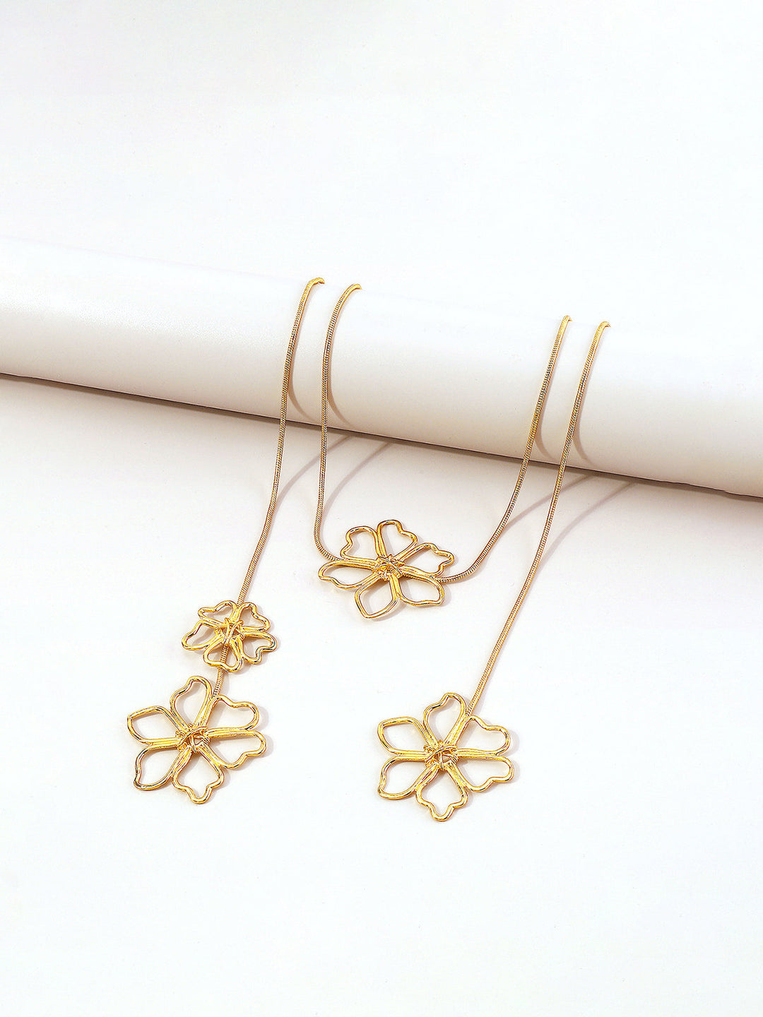 Goldene Blumen-Tropfen-Halskette