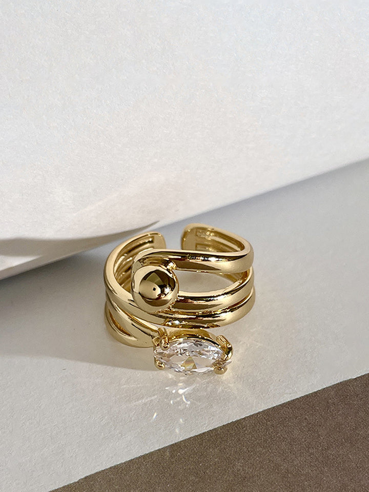Eleganter Ring mit Verdrehung