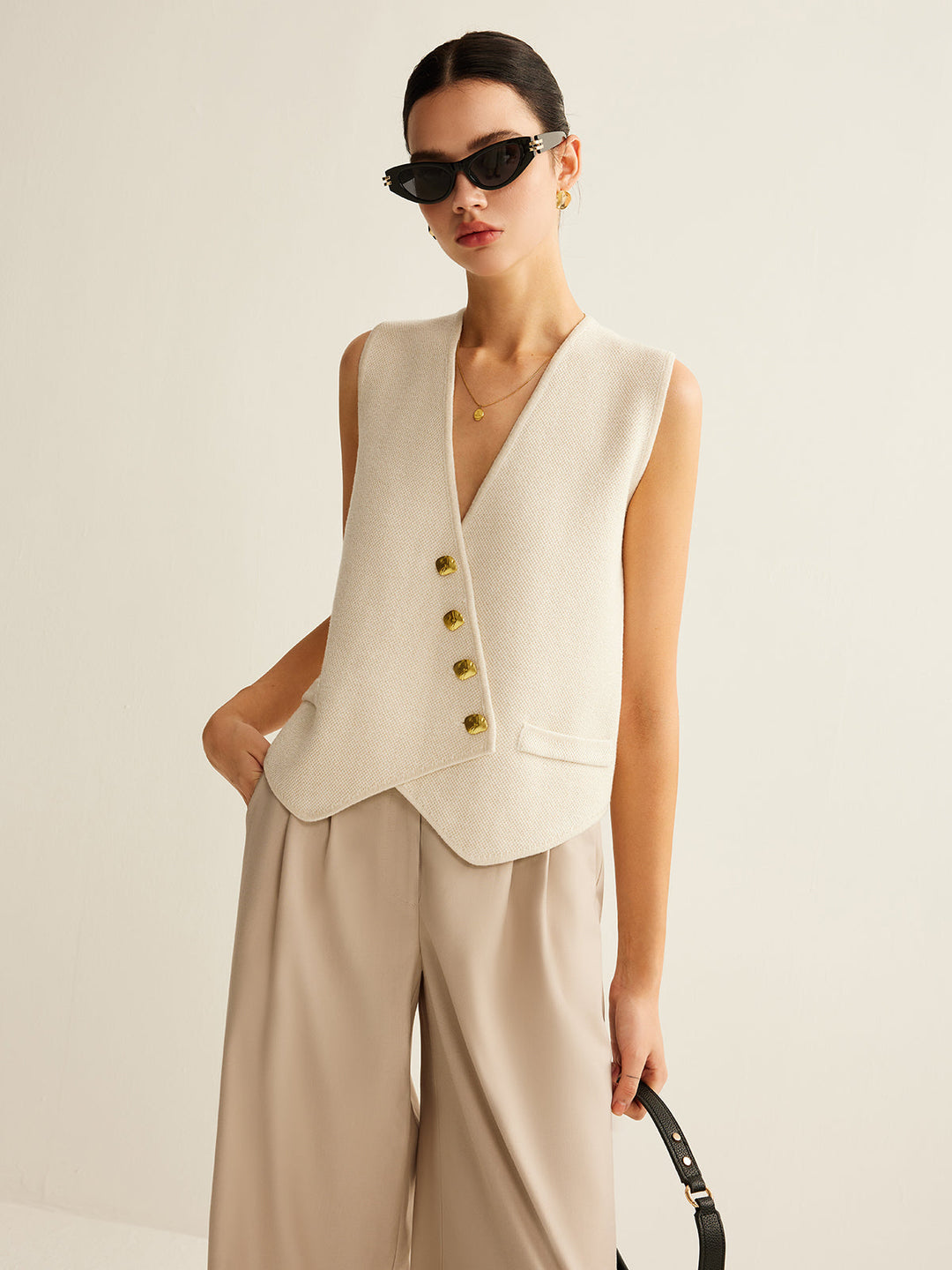 Asymmetrischer Pullover-Weste mit Knöpfen