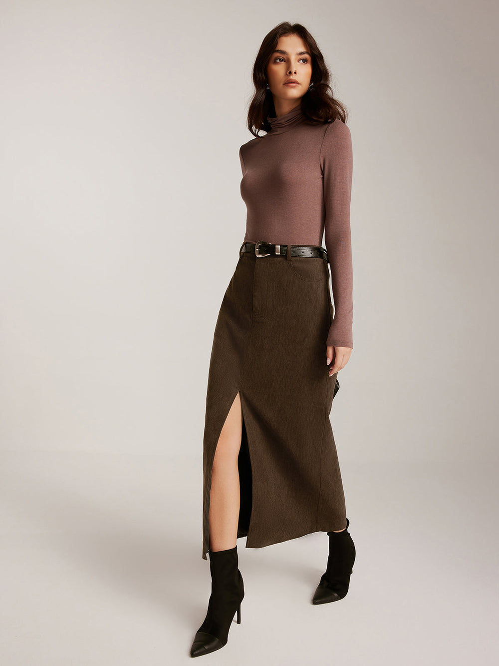 Corduroy Midirock mit Gürtel und Schlitz