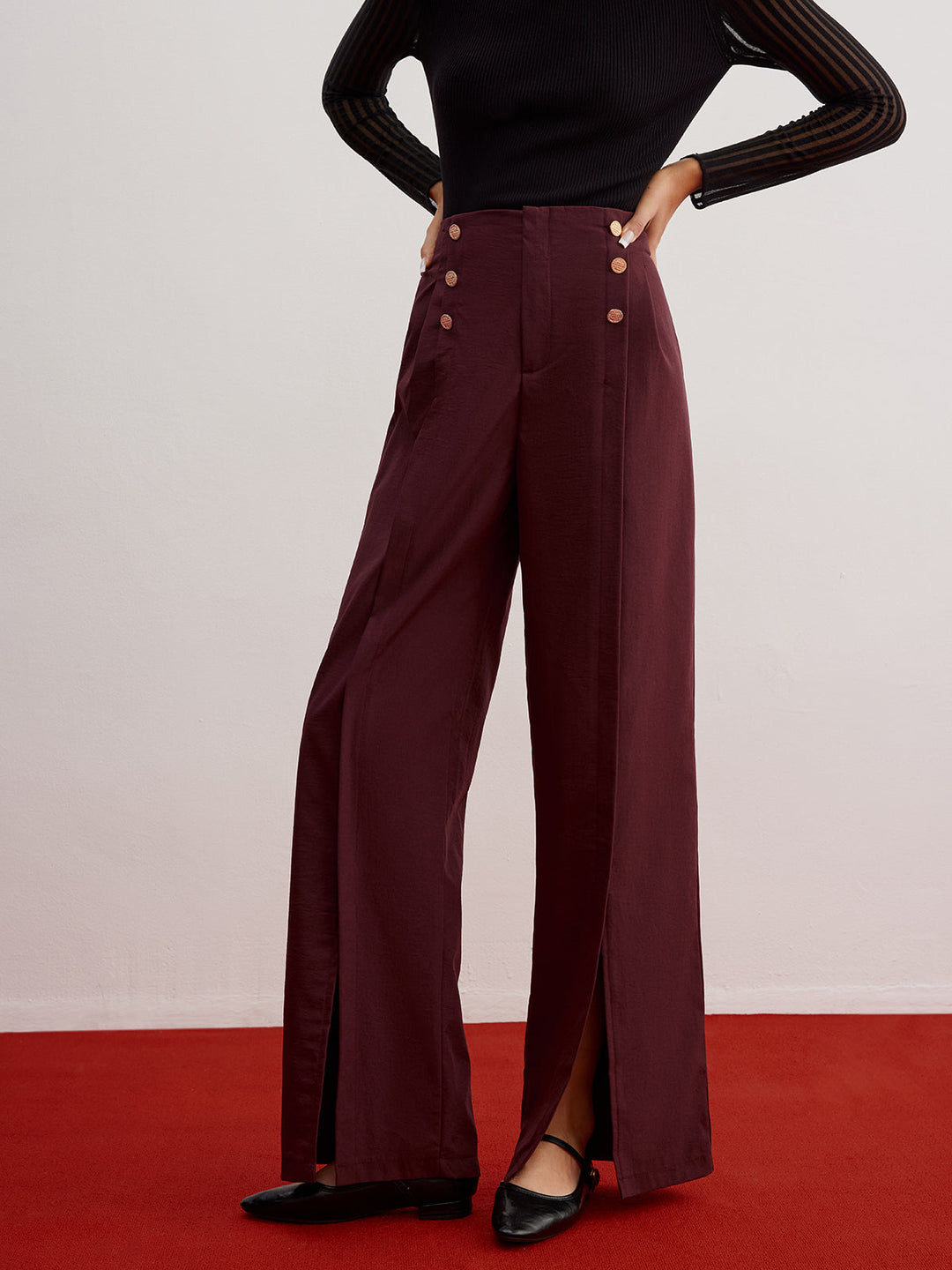 Buttonierte Hose mit weitem Bein