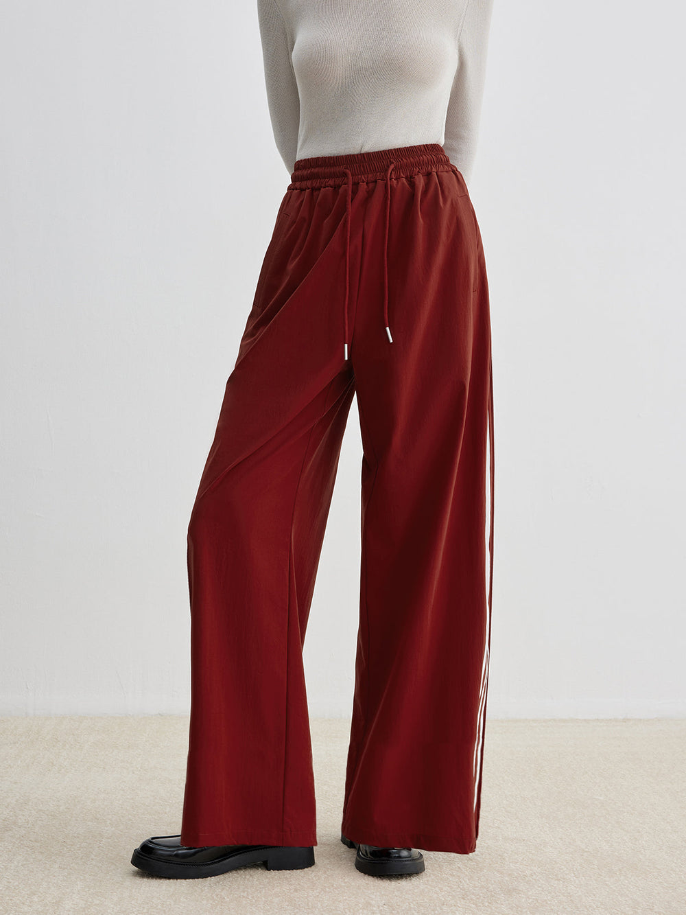 Athleisure Hose mit Seitenstreifen und Kordelzug