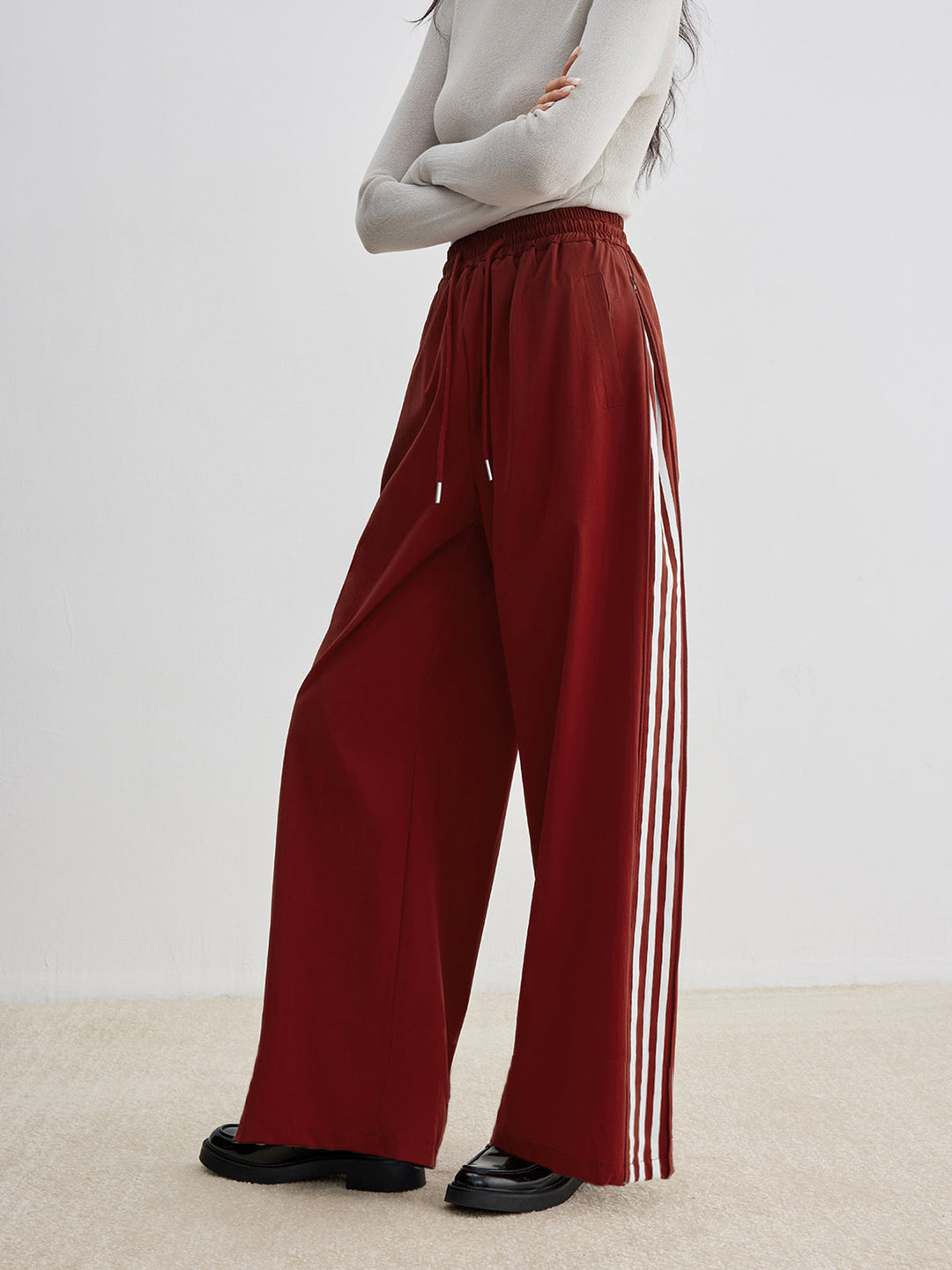 Athleisure Hose mit Seitenstreifen und Kordelzug