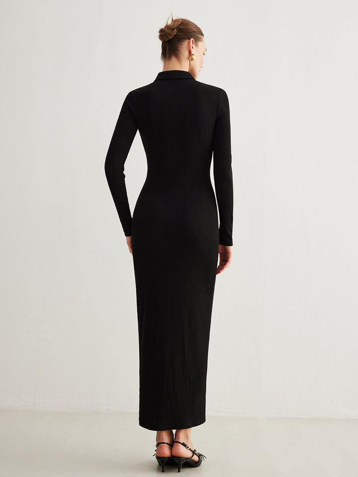 Metallknof-Kleid mit geteiltem Revers
