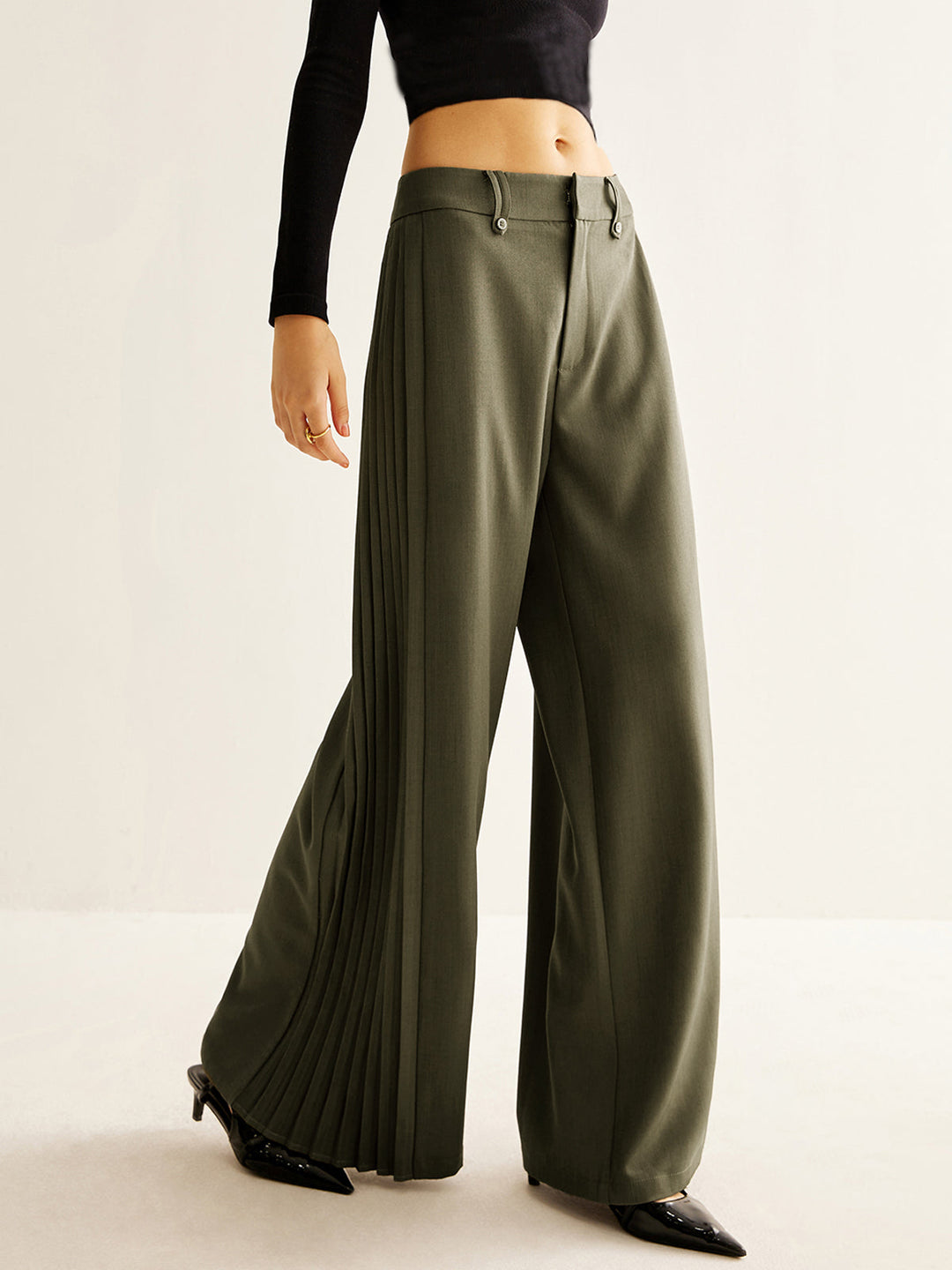 Hosen mit weitem Bein und Seitenfalten