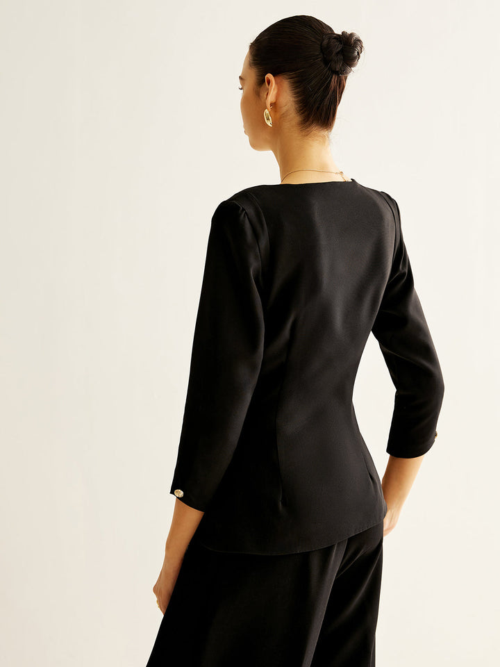 Bluse mit quadratischem Ausschnitt und Schlitz