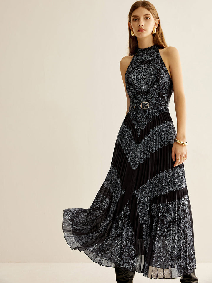 Böhmisches ärmelloses Faltenkleid mit Gürtel