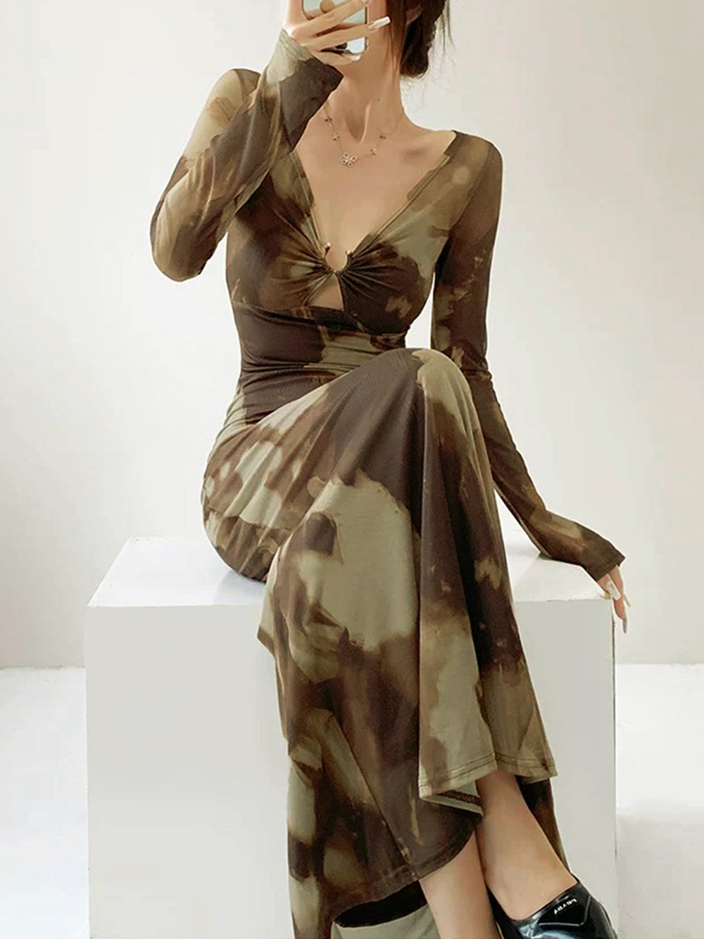 Halbtransparente U-Ring Ombré-Schmal geschnittenes Kleid