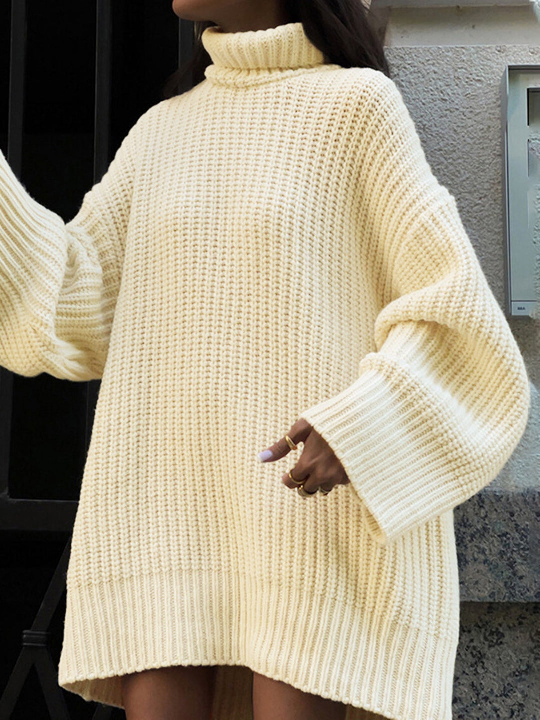 Minimalistisches Rollkragen-Pullover-Kleid