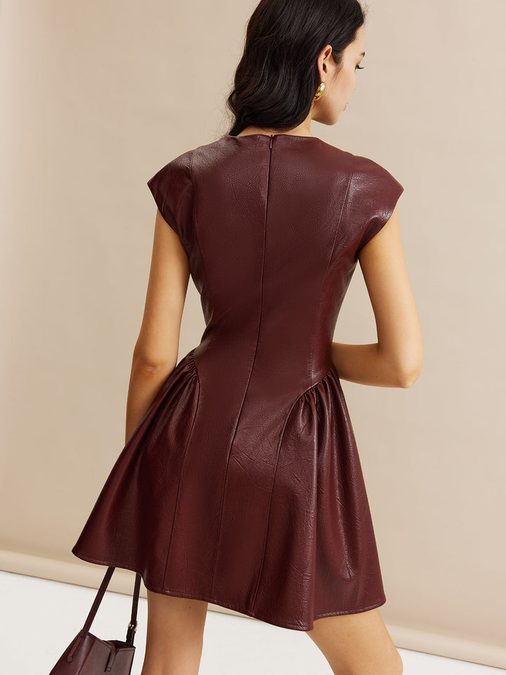 Faux-Ledermischung-Kleid mit Falten