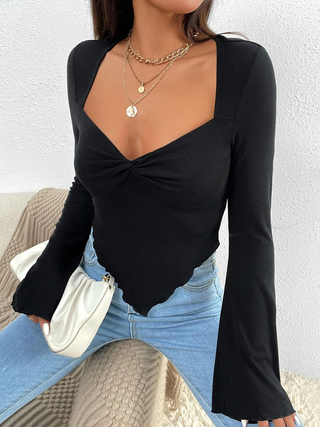 Asymmetrisches Oberteil mit Herz-Ausschnitt und Knoten aus Jersey