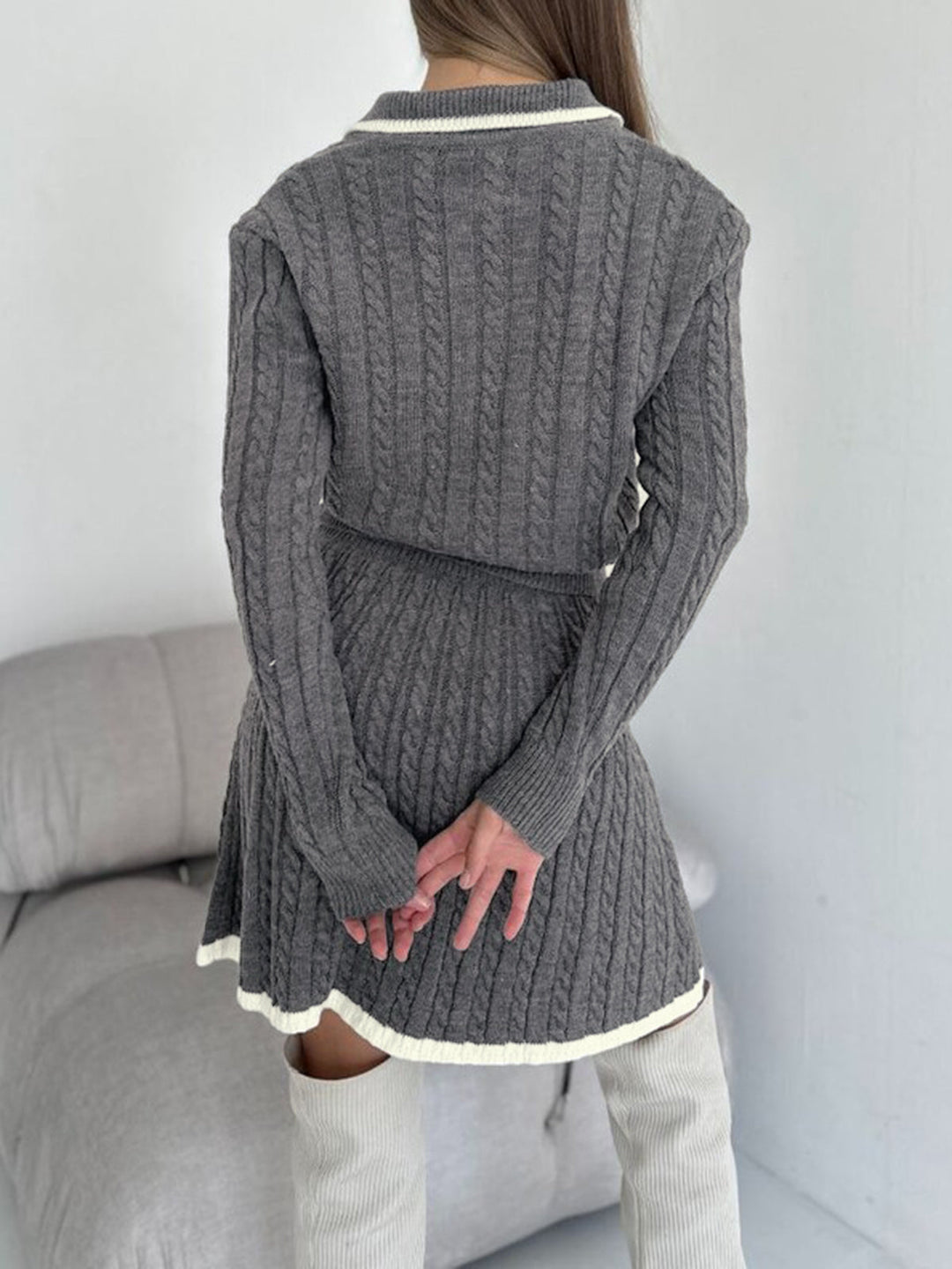 Kontrastbesatz mit Kabelstrickmuster, Reversrock-Set