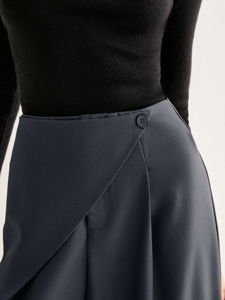 Asymmetrische Hosen mit weitem Bein