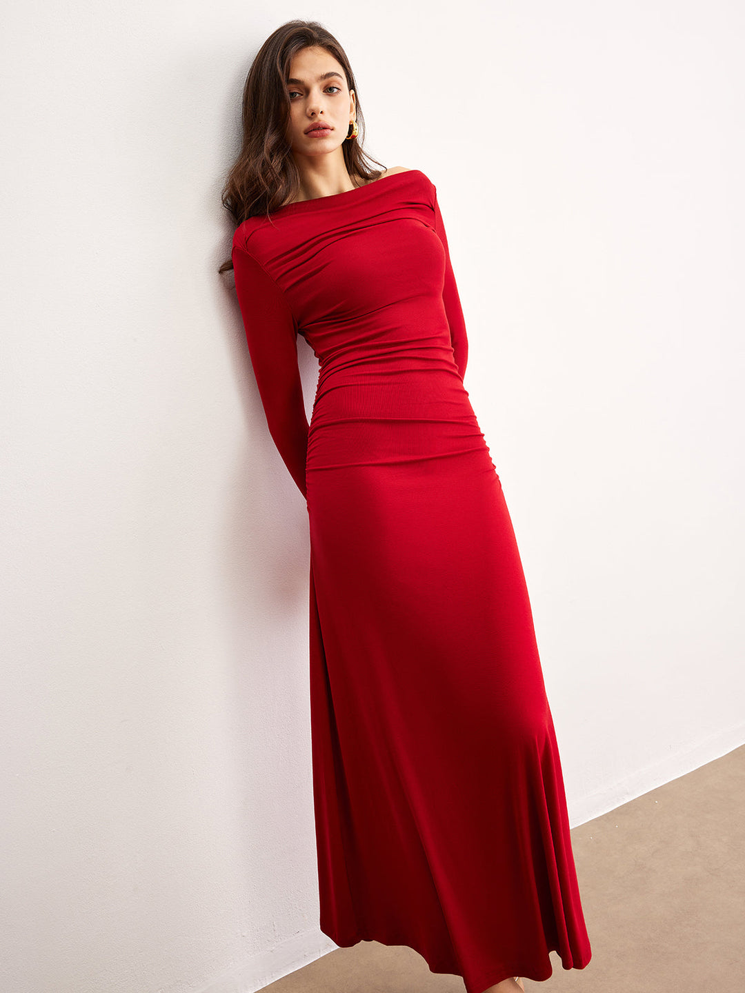Kleid mit Rüschen und Carmen-Ausschnitt