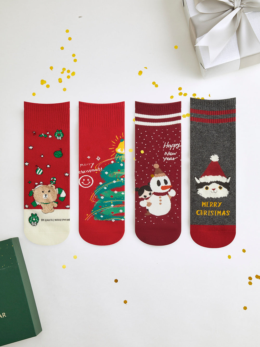 Cartoon Weihnachtsgeschenkbox mit Socken