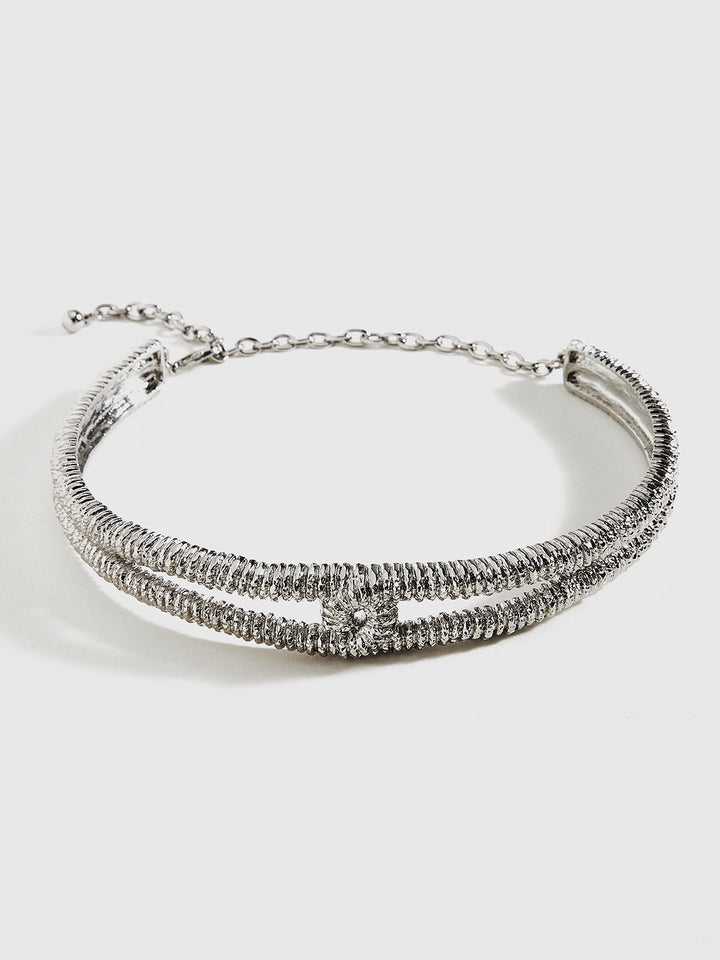 Retro-Choker mit verdrehter Metalltextur