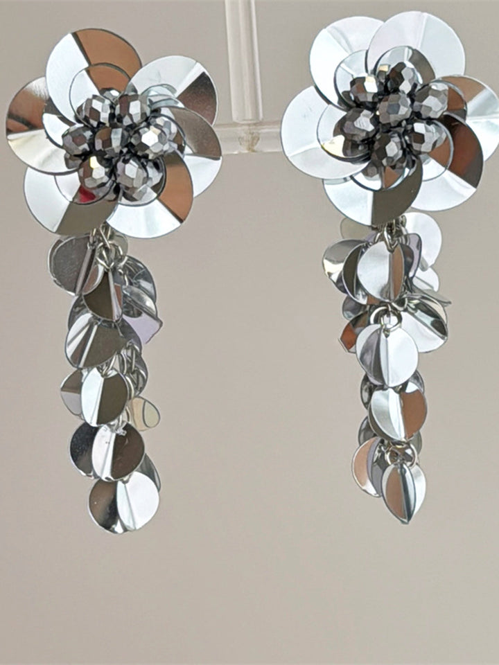 Elegante Blumen-Quasten-Ohrringe