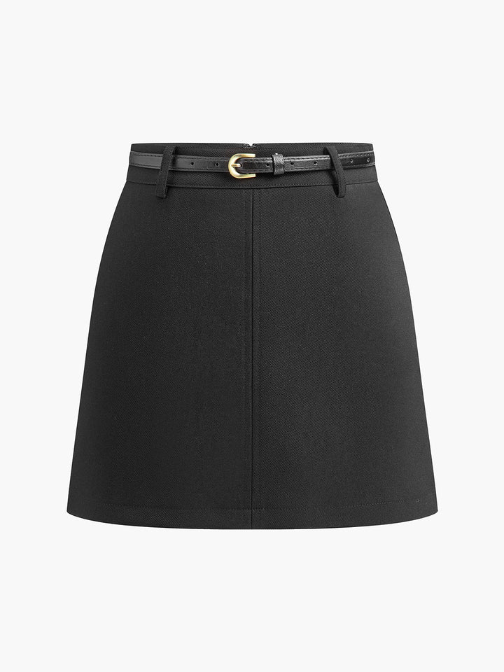 Eleganter Minirock mit schmalem Gürtel