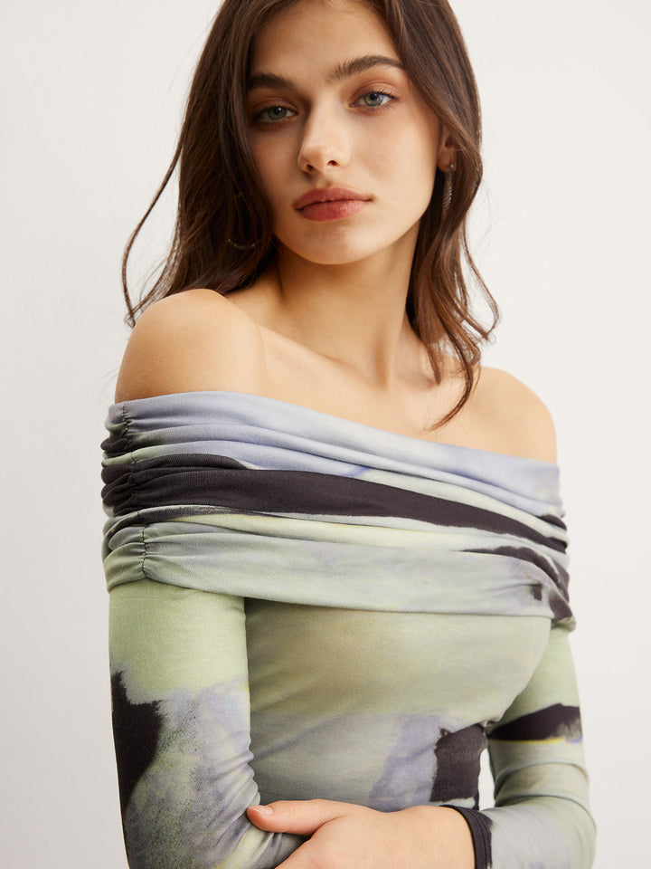 Off-Schulter-T-Shirt mit Batikdruck