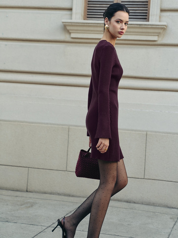 Minimalist Geripptes Pullover-Minikleid