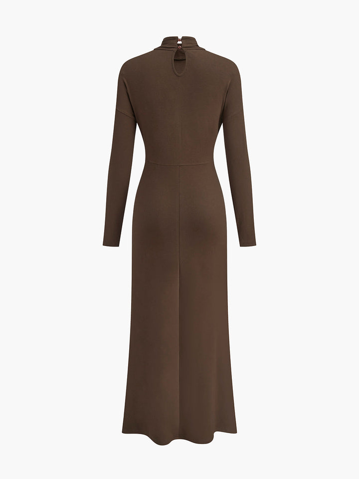 Rollkragen-Kleid mit Knoten und Falten