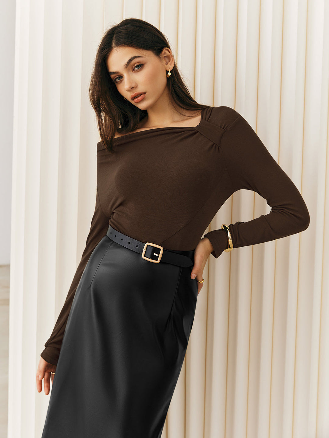 Geknotetes Cold-Shoulder Jersey-Oberteil