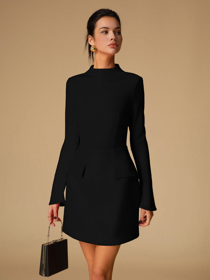 Minimalistisches schlichtes Kleid mit Rollkragen