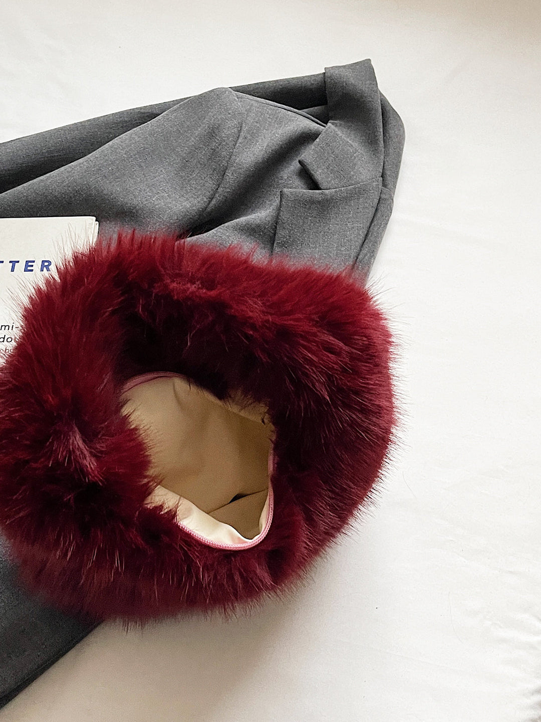 Abgerundete flauschige Handtasche
