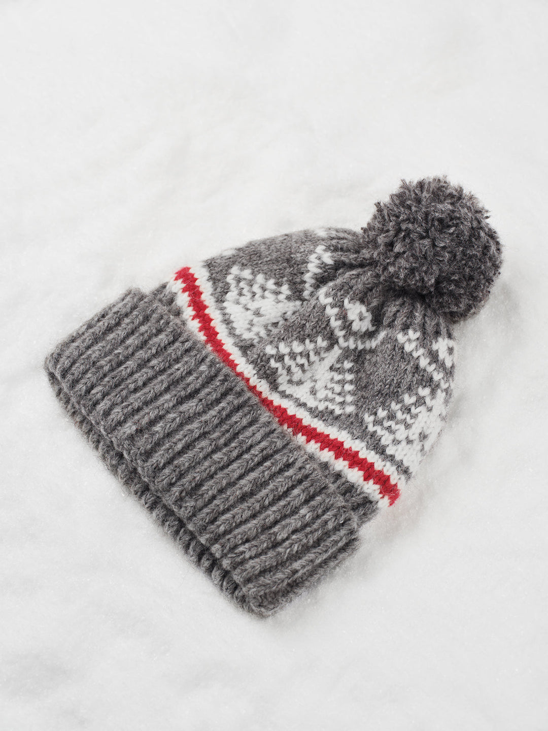 Gestrickte warme Mütze zu Weihnachten