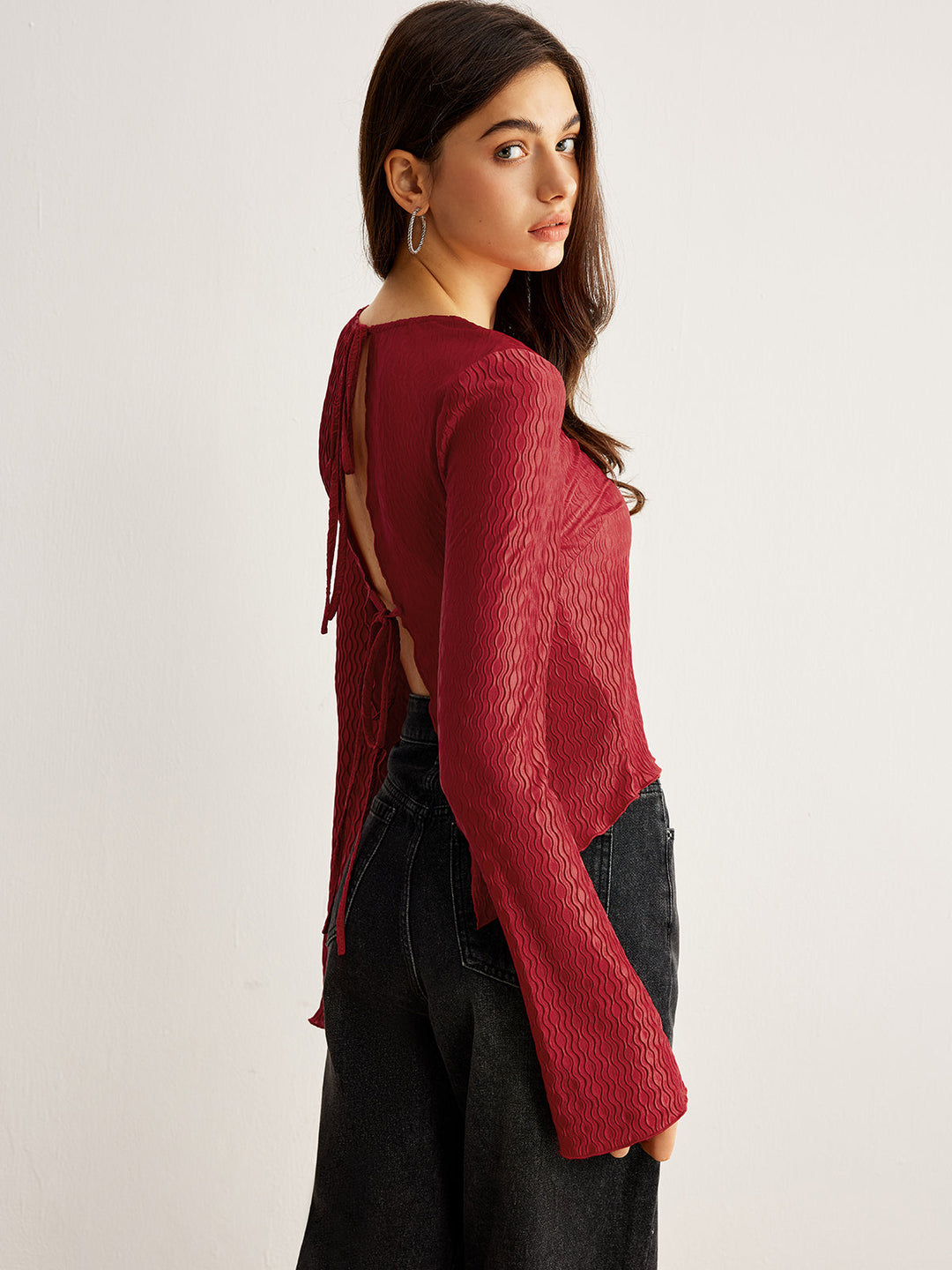 Curve Textured Backless Tie Bluse