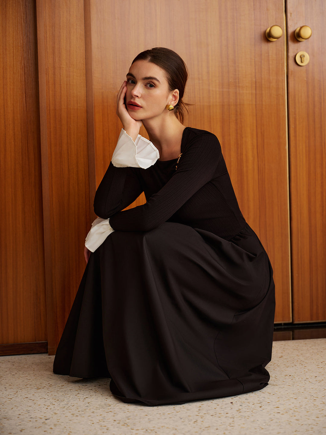Kleid mit Rüschenbündchen und Taschen ohne Gürtel