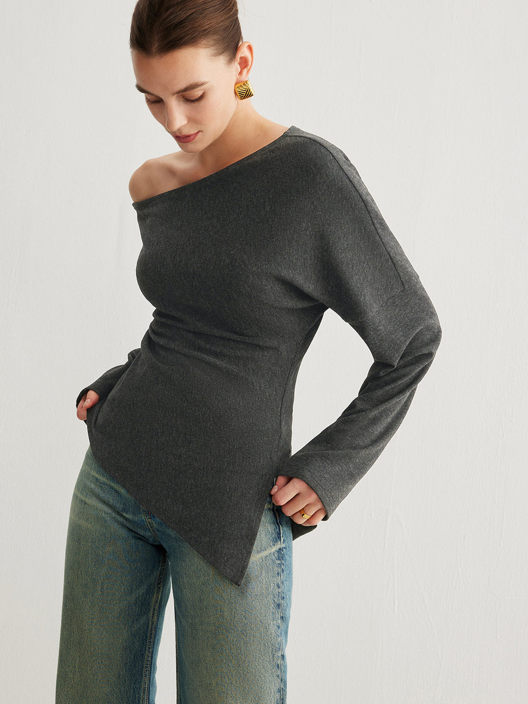 Asymmetrischer Neck Slit Cinched Top