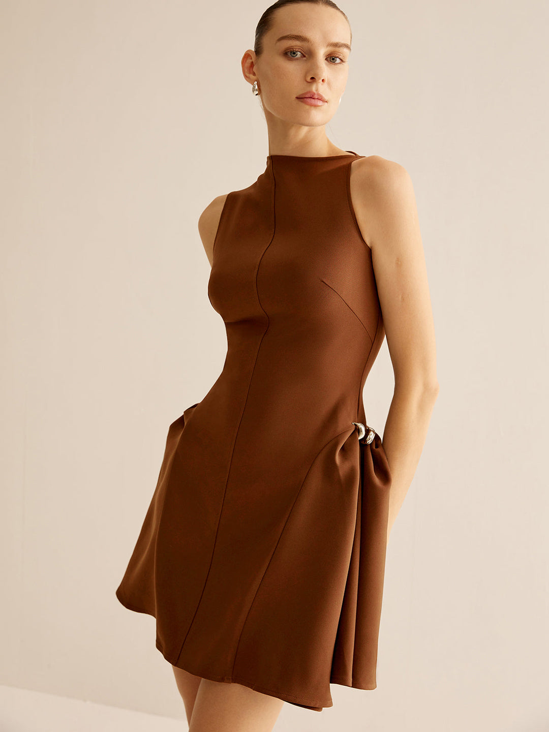 Asymmetrisches Krageneinsatz-Rüschenkleid