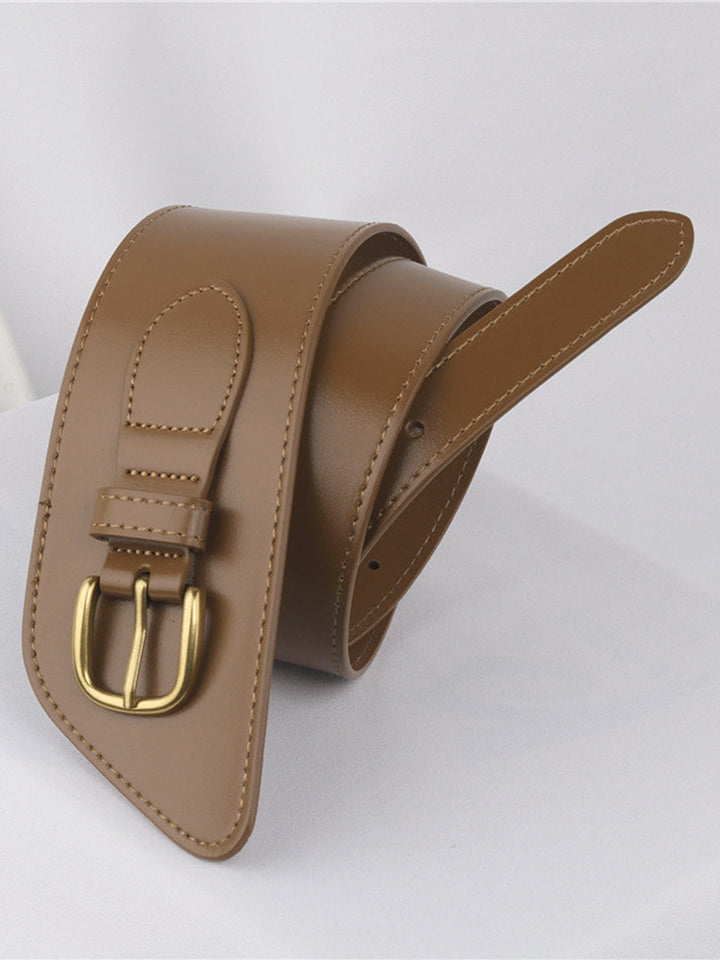 Asymmetrischer Gürtel aus Leder mit breiten Schnallen