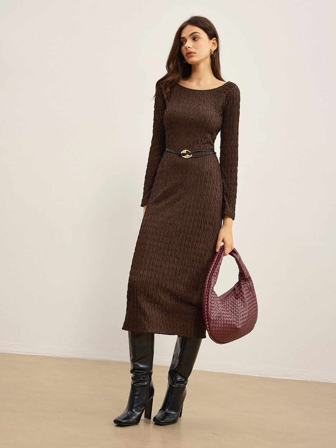 Einfaches Kleid mit Crinkle-Textur ohne Gürtel