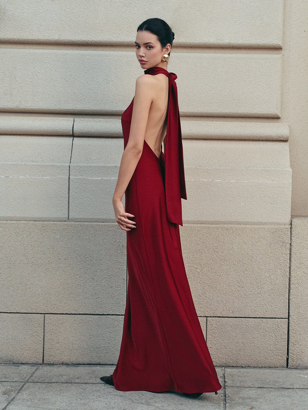 Kleid mit offenem Rücken und Satin-Neckholder