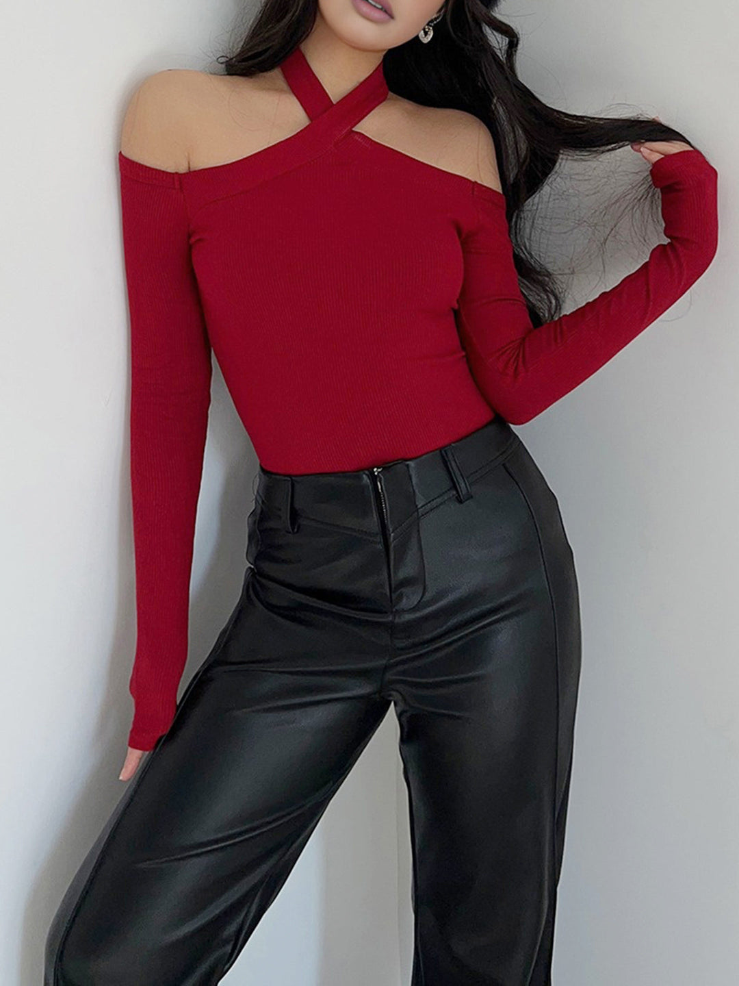 Criss Cross Cold-Shoulder Rippentop