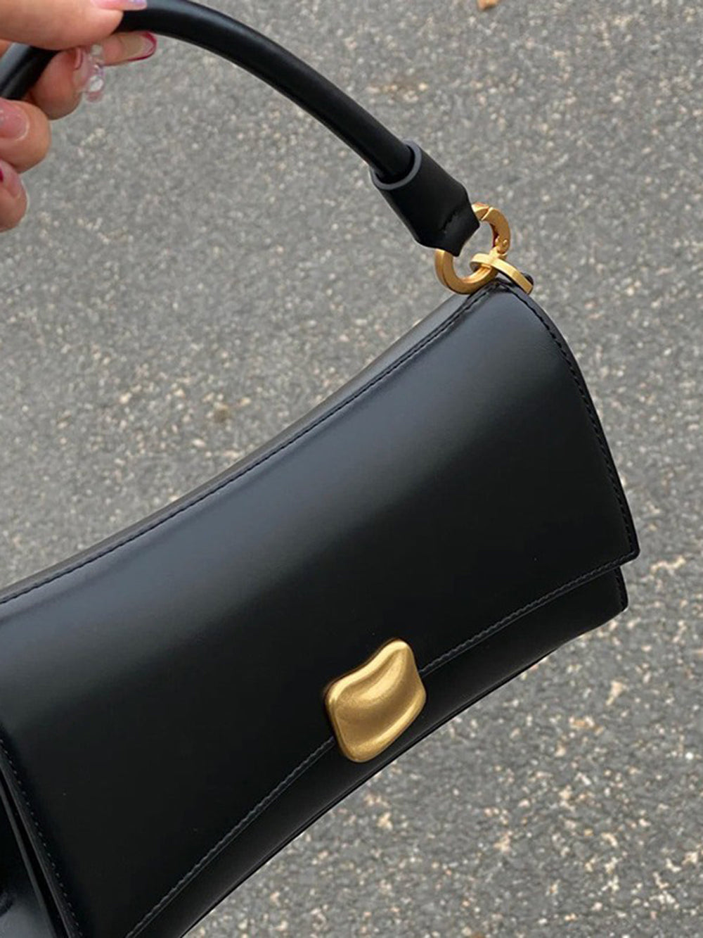 Baguette Tasche mit Überschlag