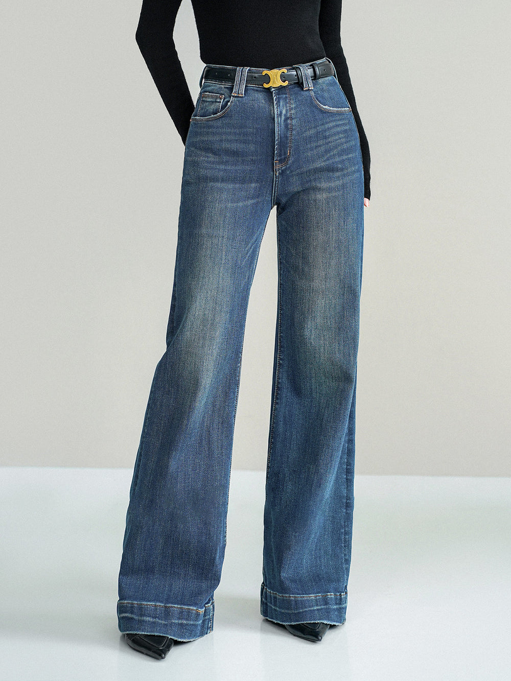 Mittelhohe Bootcut-Jeans ohne Gürtel
