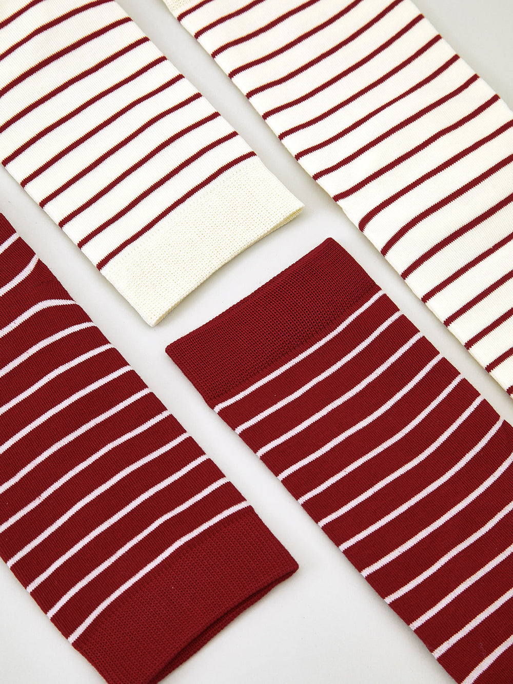 Kontrastgestreifte Stapelsocken