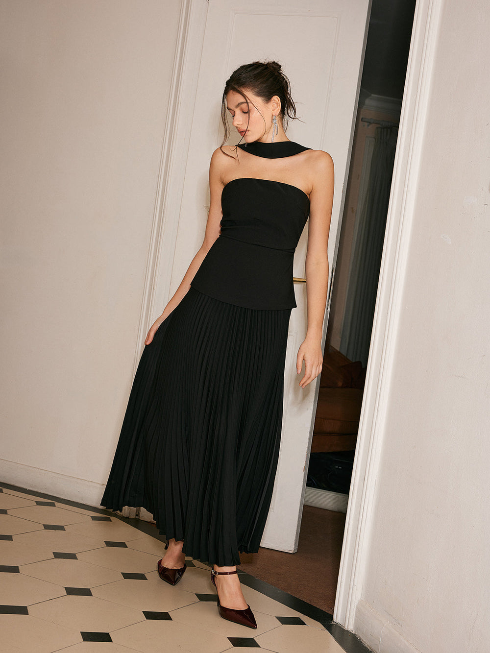 Choker Design Kleid mit Faltenbesatz