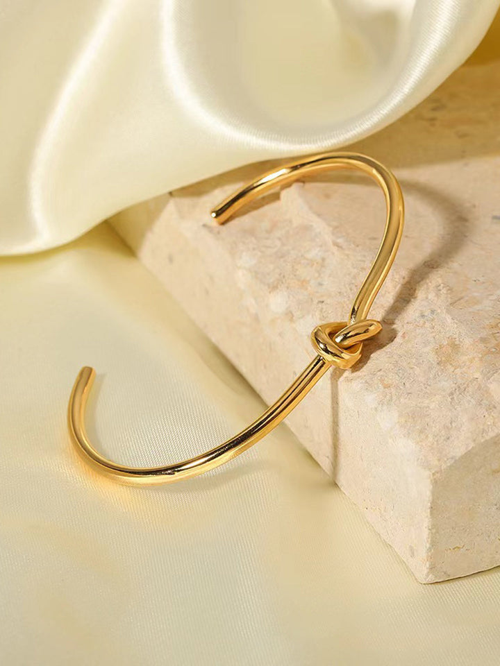 Geknotetes Offenes Armband