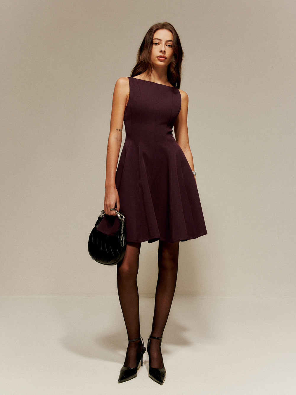 Plissierte Taschen-Kurz-Kleid