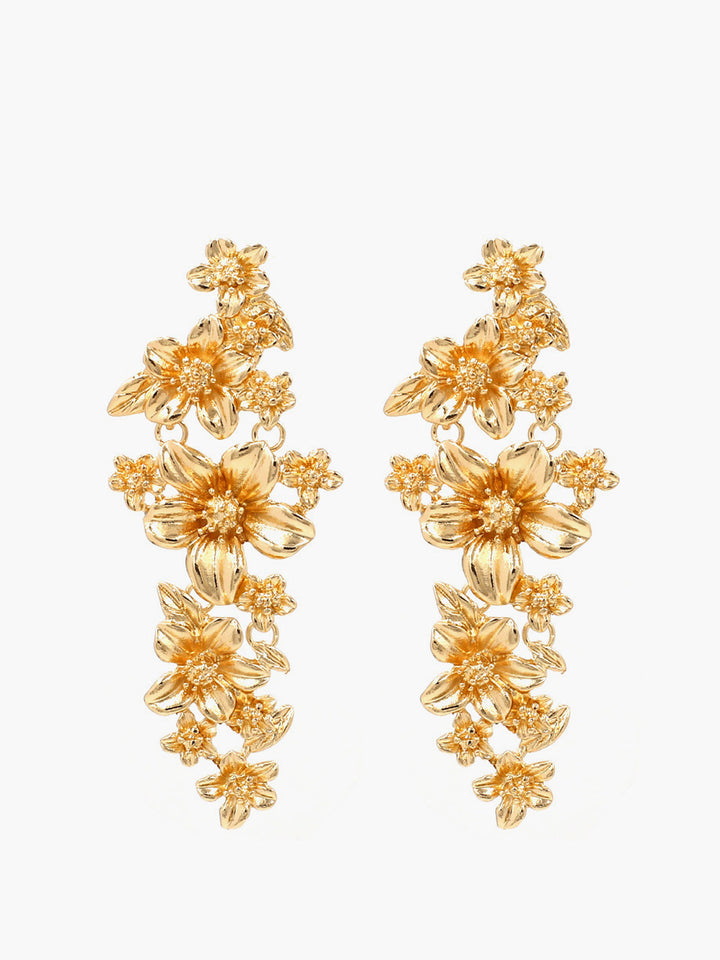 Goldene Blumen-Steckohrringe
