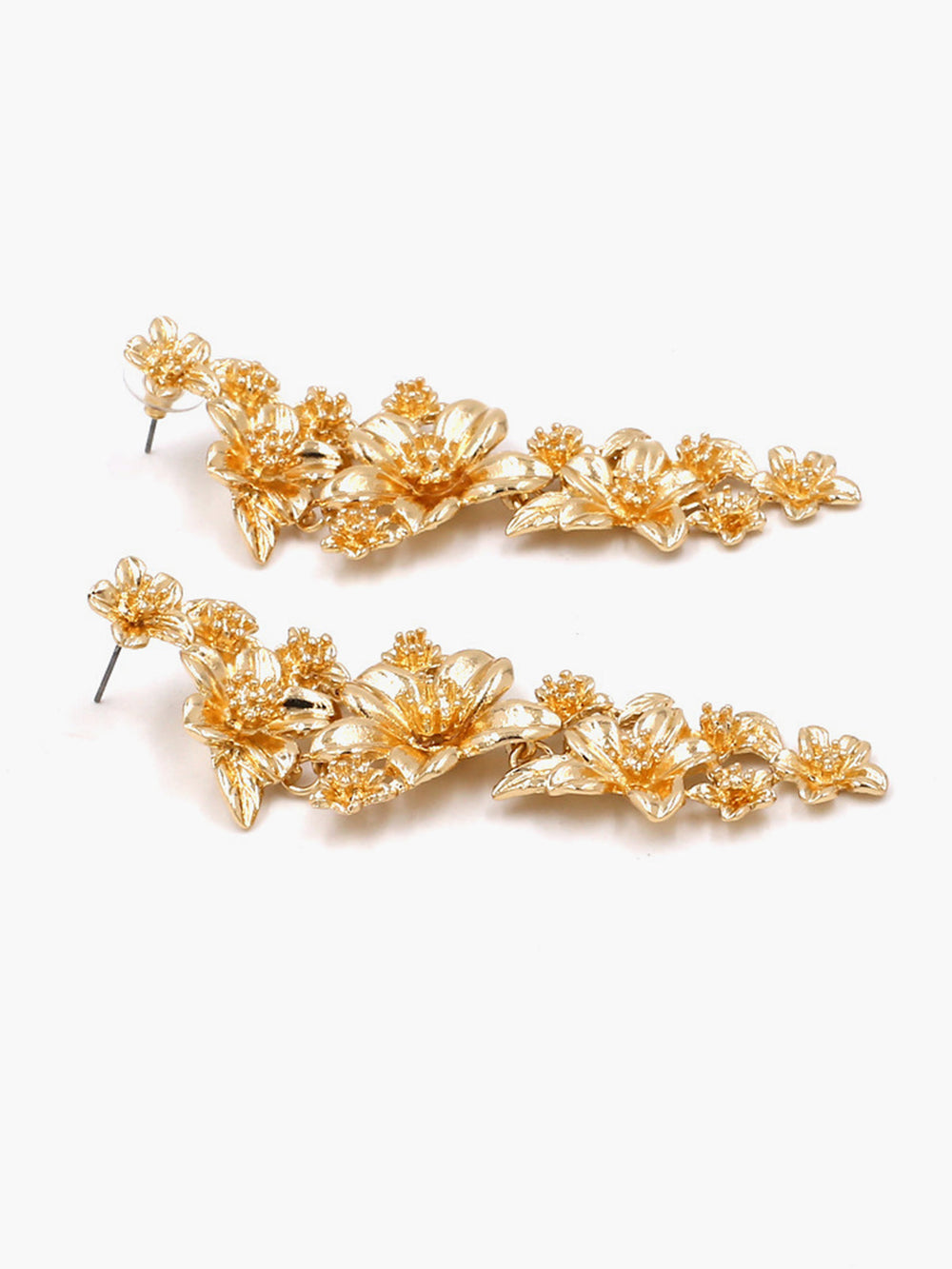 Goldene Blumen-Steckohrringe