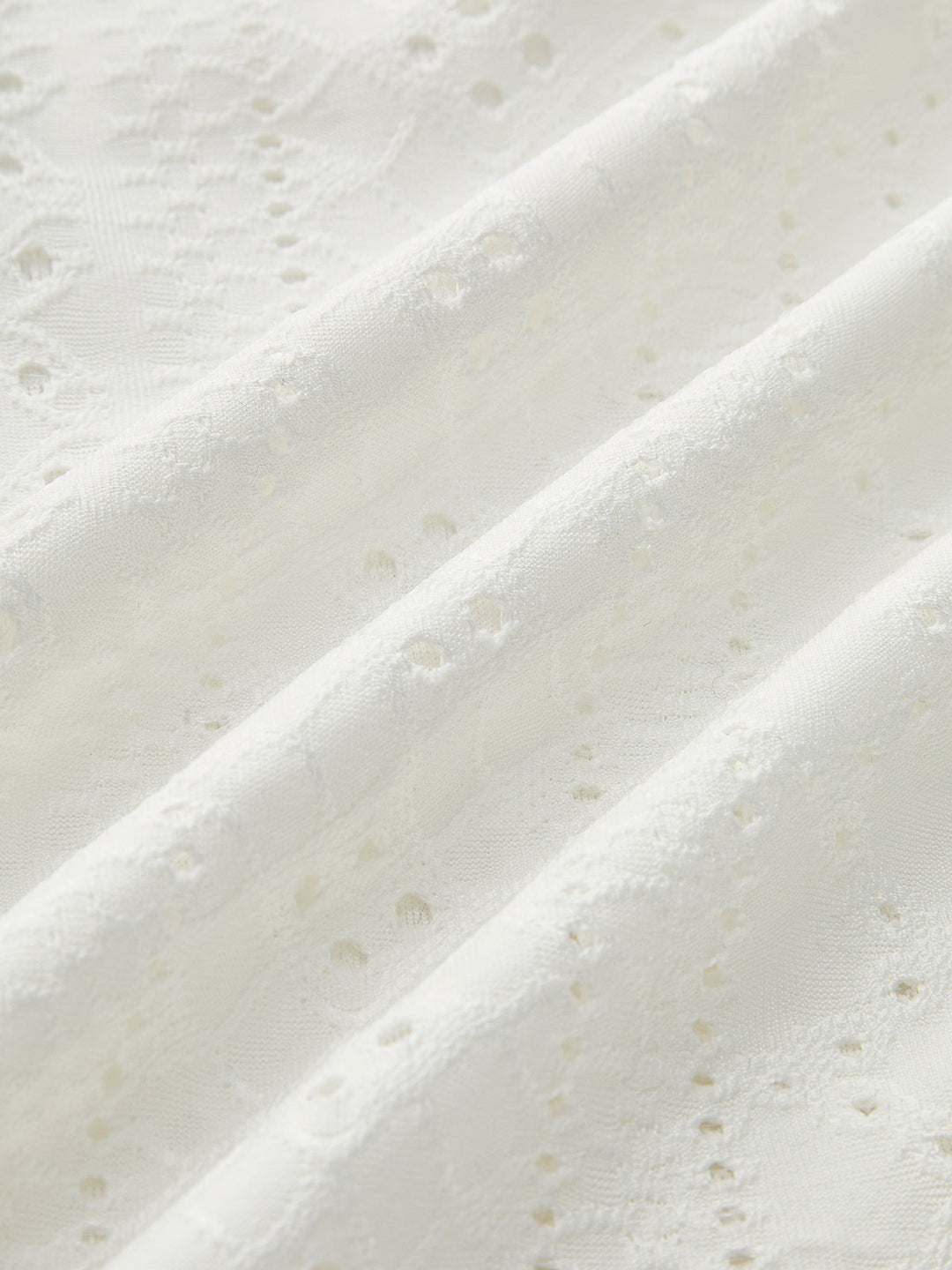 Halbtransparente Stehkragen-Skinny-Top mit seitlichen Falten