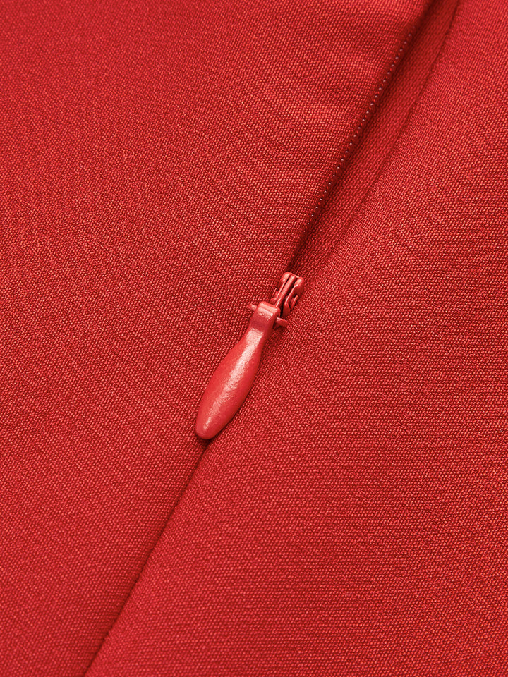 Minimalistisches schlichtes Kleid mit Rollkragen
