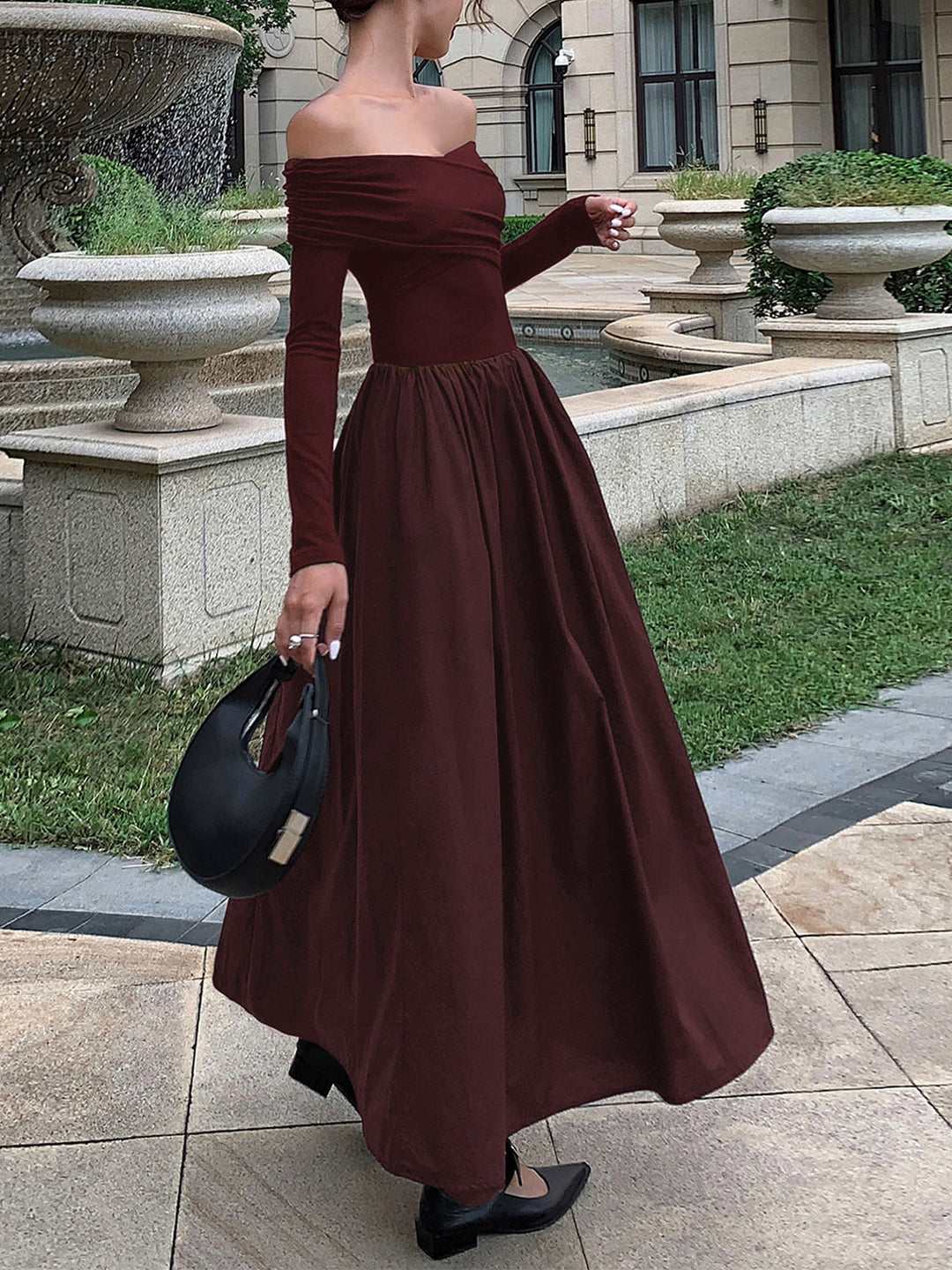 Off-Schulter-Kleid mit Schnürung und langen Ärmeln