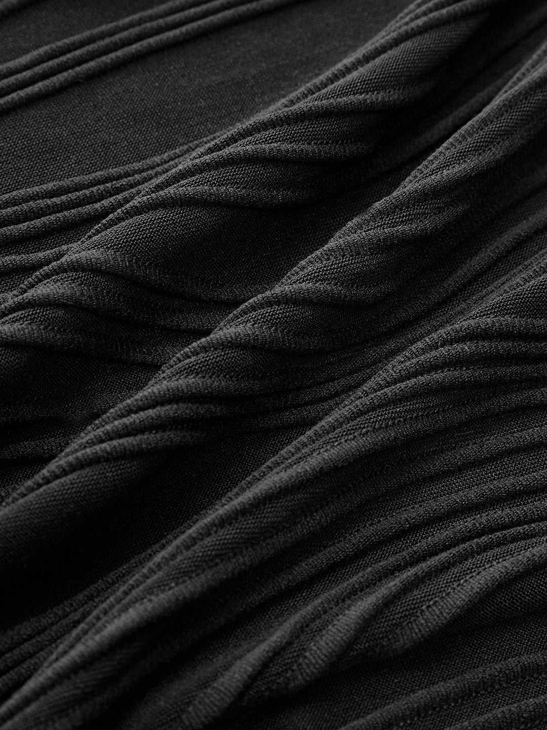 Kleid mit gerafftem Neckholder-Ausschnitt